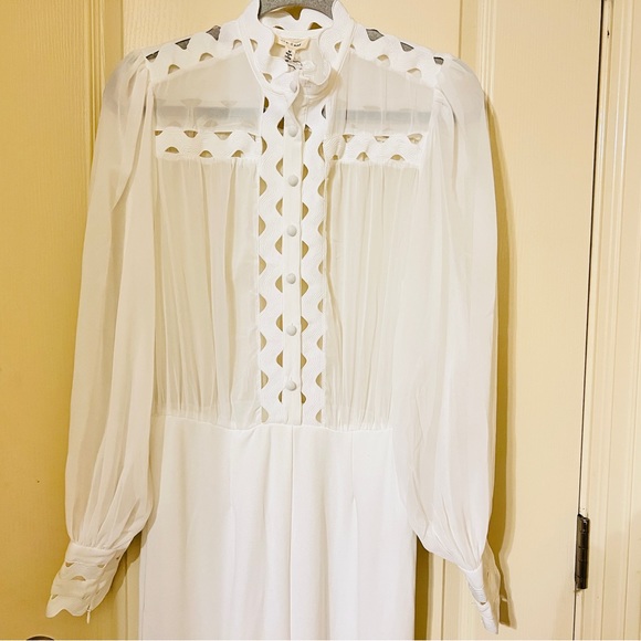 THE SANG stark White Jumpsuit. Size MEDIUM. NWOT. Xtra buttons Attached. - Picture 4 of 13